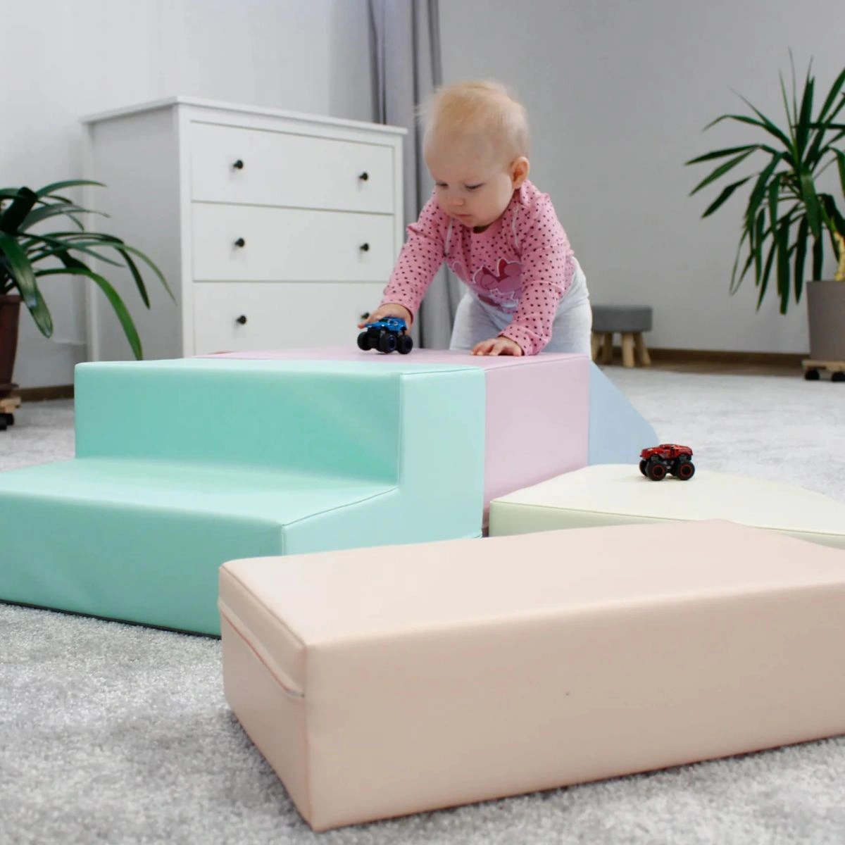 Corner Climber - Light Pastel-10